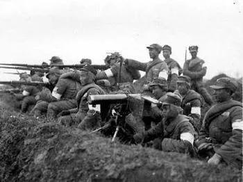 歷史小說 遠征軍采用釜底抽薪之計,潛入新圍城中炸了鬼子倉庫